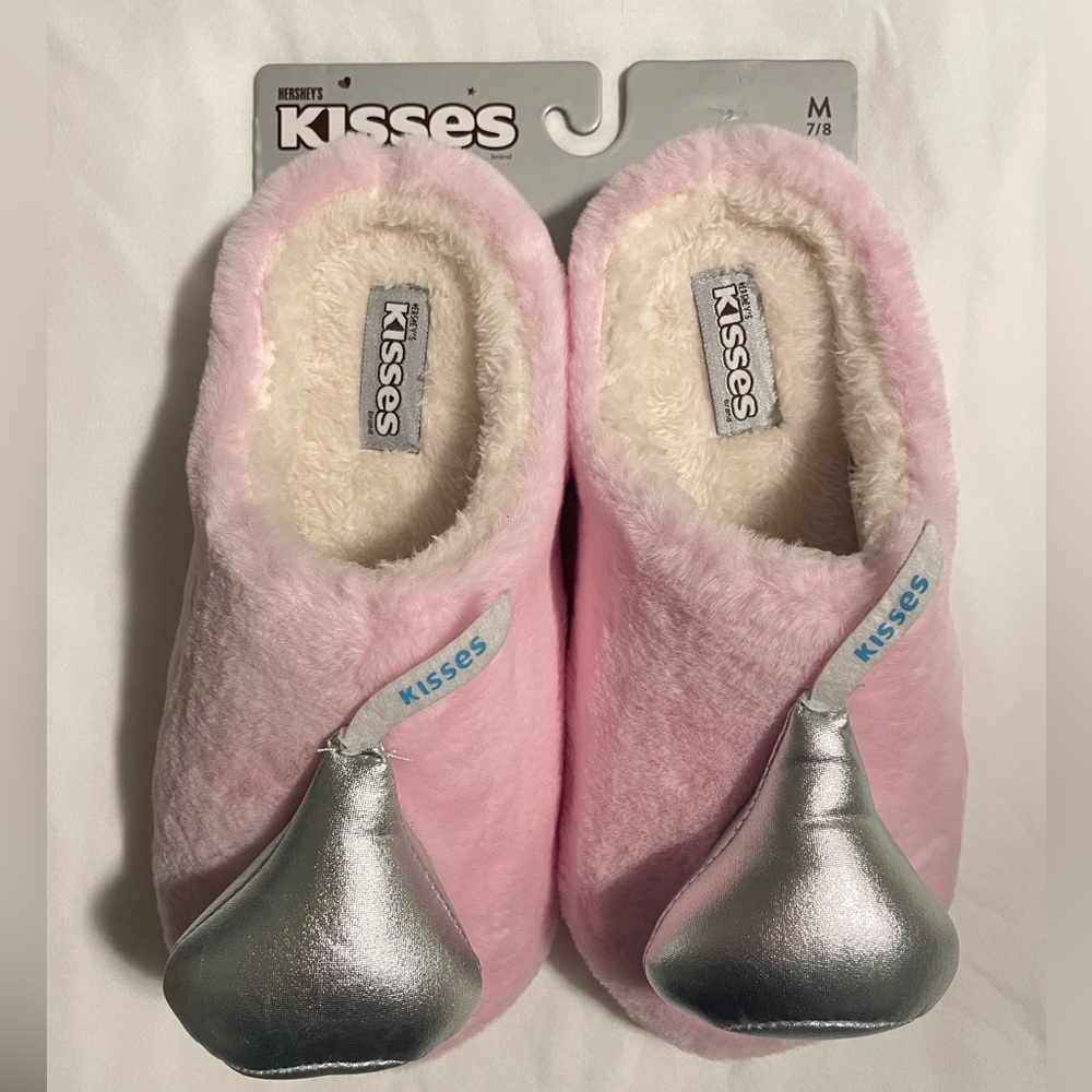 Hershey Kisses Women’s House Shoes Slippers in pink/silver size 7/8